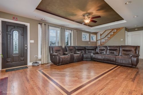 8020 Kilbourn Ave, Chicago IL 60646-5020 exterior