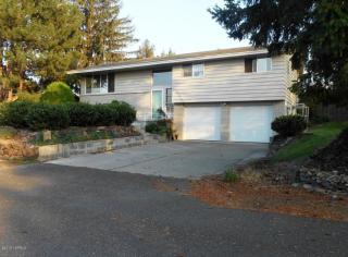 5306 Crest Dr, Yakima, WA 98908-2187