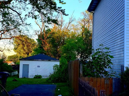 661 Martin Luther King Jr Ave, Waukegan IL 60085-7546 exterior