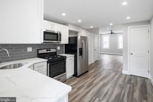 2418 4th St, Philadelphia PA  19148-3905 exterior