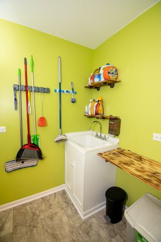 601 Mdw Ave, Bull Valley IL 60098-2439 exterior