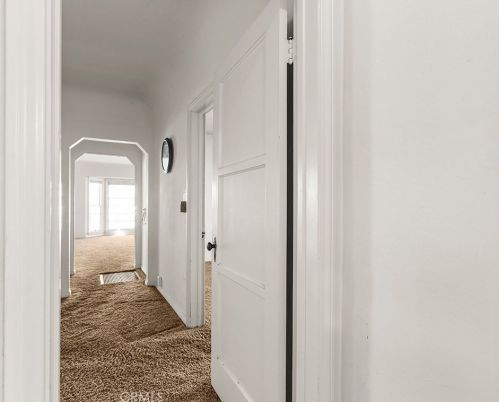 9716 Oak St, Bellflower CA 90706-5326 exterior