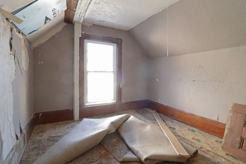 89 Main St, Ware MA 01082-1318 exterior