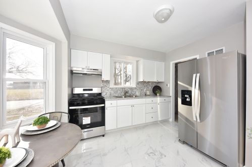 5504 33rd St, Milwaukee WI  53221-4026 exterior