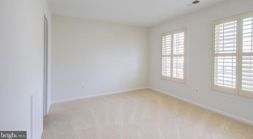 10924 Bloomingdale Dr, Rockville MD 20852-5535 exterior