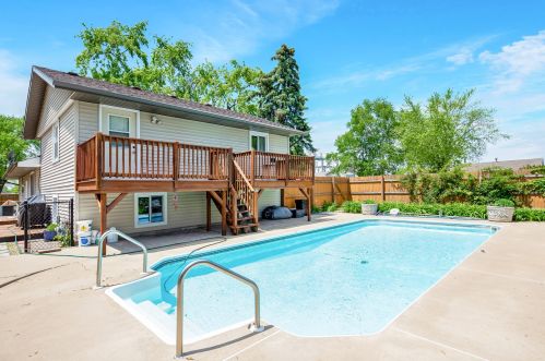 1901 Root St, Joliet IL 60403-1946 exterior