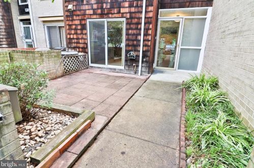 284 New Mark Esplanade, Rockville MD  20850-2733 exterior