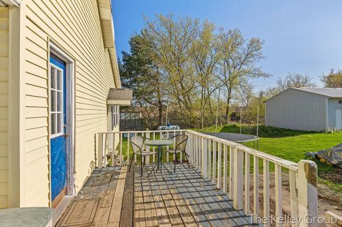 15058 Keller Ave, Cedar Springs MI 49319-9733 exterior