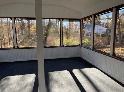 15 Needle Ln, Poughkeepsie NY 12603-4814 exterior