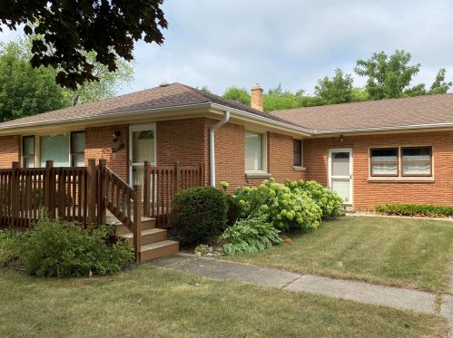 7681 48th St, Milwaukee, WI 53223-4468