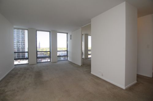 1660 La Salle Dr, Chicago IL 60614-6000 exterior