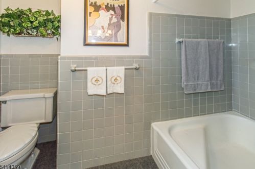 1490 Fox Trl, Mountainside NJ 07092-1301 exterior