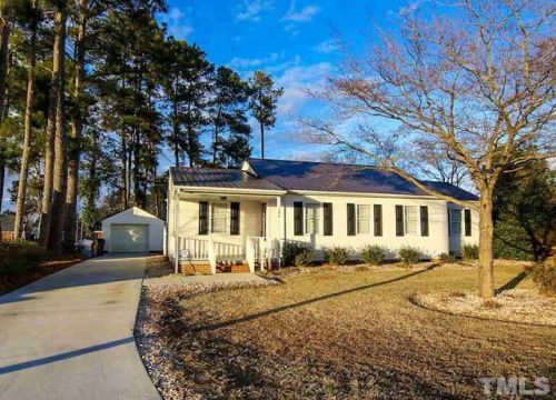 206 C St, Erwin, NC 28339-2725