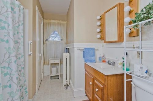 118 Fairview Ave, Chicopee MA 01013-2926 exterior