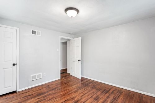 821 Robert Ave, Saint Louis MO 63109-4001 exterior