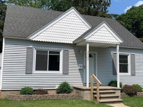 2427 Mccracken St, Meskegon, MI 49441-1444