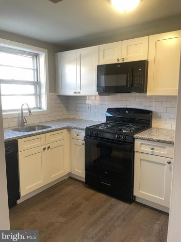 7512 Gilbert St, Philadelphia PA  19150-2604 exterior