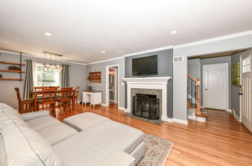 1206 121, Milwaukee WI 53226-3109 exterior