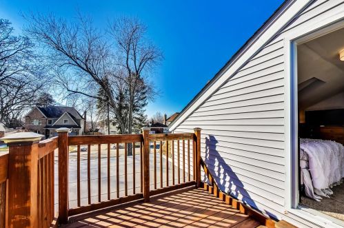 969 Fairfield Ave, Elmhurst IL 60126-4946 exterior