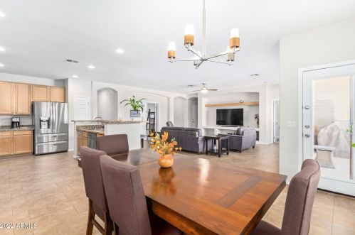 7810 15th Way, Phoenix AZ  85042-6734 exterior