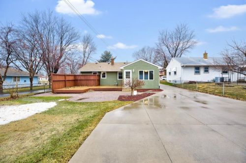 1606 Hazel St, Saint Paul MN 55119-4230 exterior