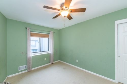 24 Trafalgar Ct, Hackettstown NJ 07840-4241 exterior