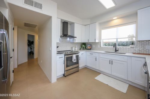 6561 Shadow Bluff Dr, Tucson AZ  85704-6950 exterior