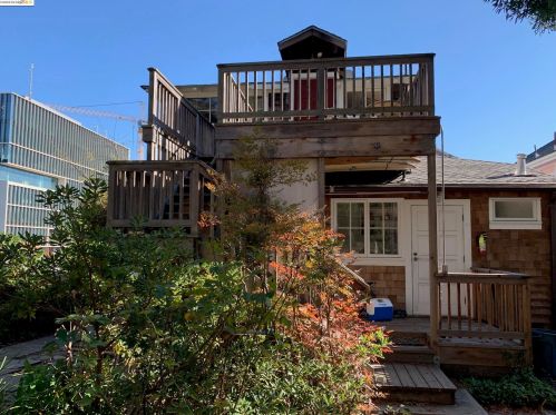 2037 Hearst Ave, Berkeley CA 94709-1319 exterior