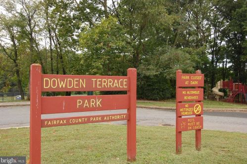 2685 Centennial Ct, Alexandria VA 22311-1304 exterior