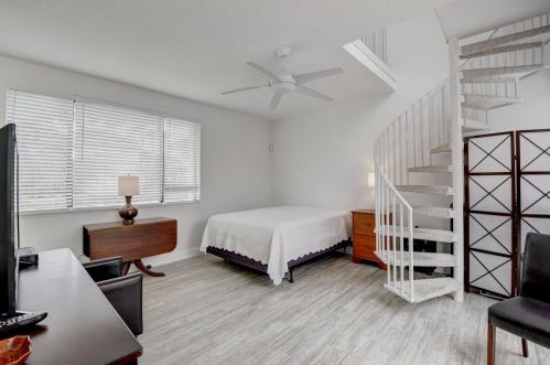 2452 62 St, Boca Raton FL exterior