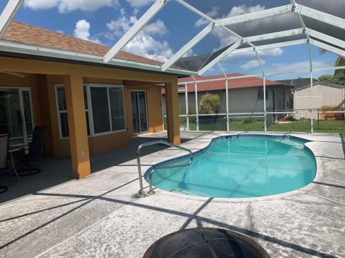 190 Essex Dr, Fort Pierce FL 34946-1229 exterior