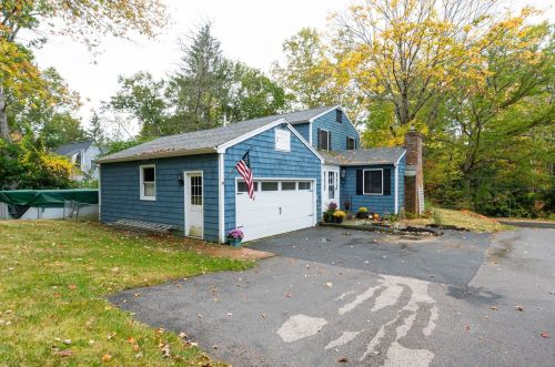 51 Logging Hill Rd, Concord NH  03304-3722 exterior