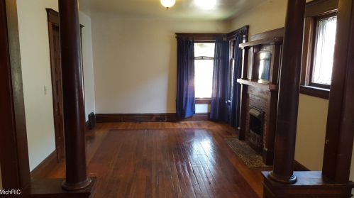 615 Forest St, Kalamazoo MI 49008-1309 exterior