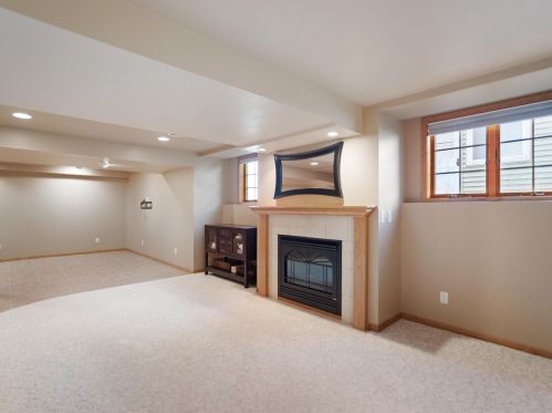 1220 Jackson St, Manitowoc WI 54220-6462 exterior