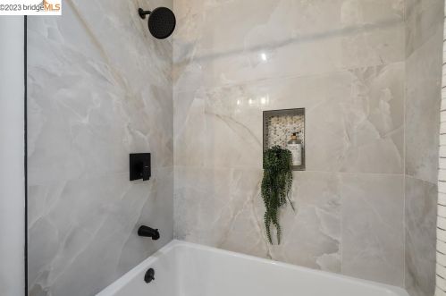 1307 Haskell St, Berkeley CA 94702-2415 exterior