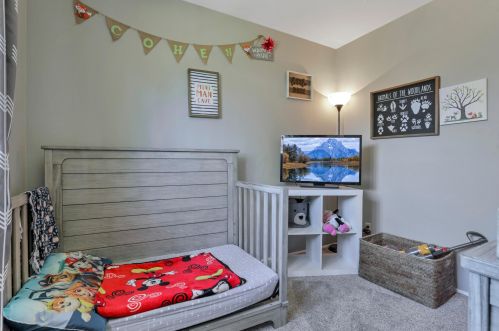 1064 Kelly Dr, Hebron OH 43025-9505 exterior