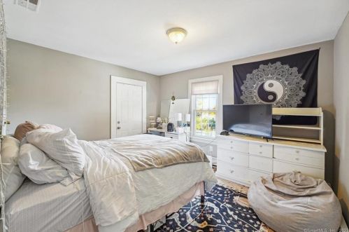 305 Francis St, New Britain CT  06053-3057 exterior