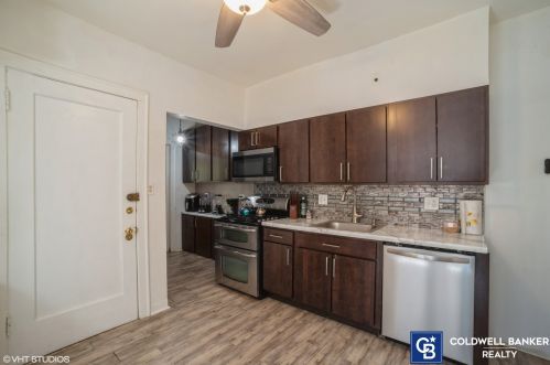 6829 Paxton Ave, Chicago IL 60649-3212 exterior