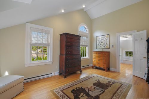 88 Kings Hwy, Westport CT 06880-2422 exterior