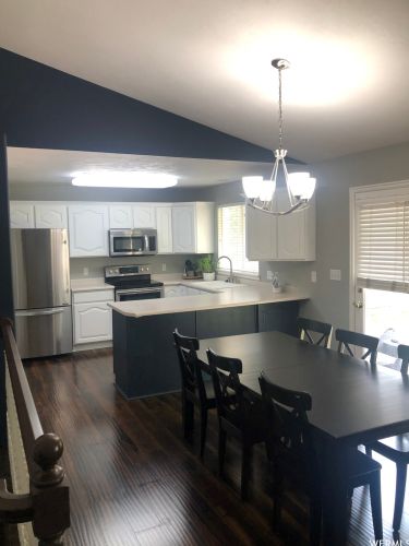 341 Ln Vera Ln, Sandy UT 84094 exterior