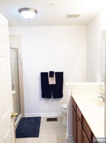 35 Forshee Cir, Montvale NJ 07645-1781 exterior