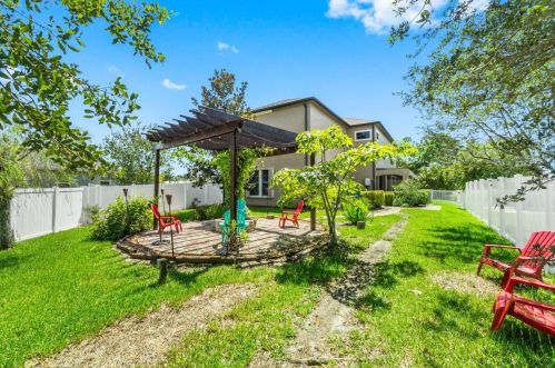 5811 Blue Bonnet Ct, Fort Pierce FL  34986-4186 exterior