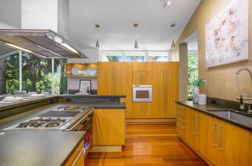 132 St, Naples FL 34108-2921 exterior