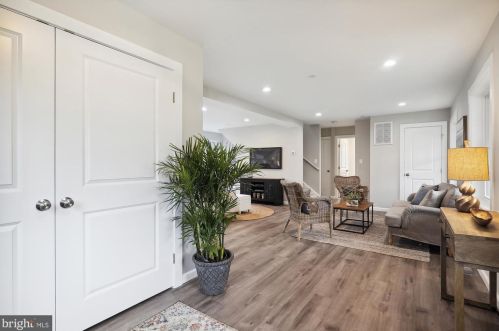 2205 Luzerne Ave, Silver Spring MD  20910-2137 exterior