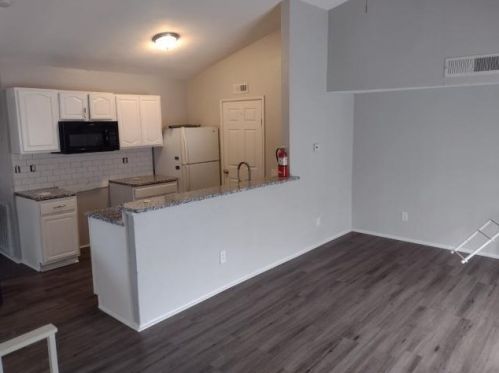 9523 Gonzales Dr, Dallas, TX 75227-5055