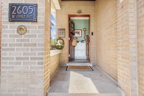 2605 Coyle Ave, Chicago, IL 60645-3214