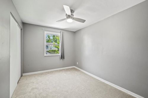 60 Chapel Dr, Pittsburgh PA  15237-2518 exterior