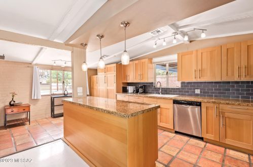 1211 Forgeus Ave, Tucson AZ  85716-3831 exterior