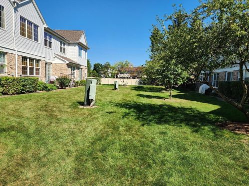 243 Bay Dr, Itasca IL 60143-1280 exterior