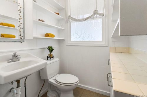 259 Kuliouou Rd, Honolulu HI 96821-2261 exterior